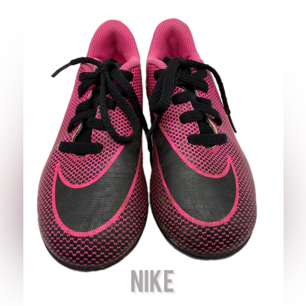 Nike Bravata Girls Cleats Pink and Black Size 11Y Soccer Baseball Sports shoes